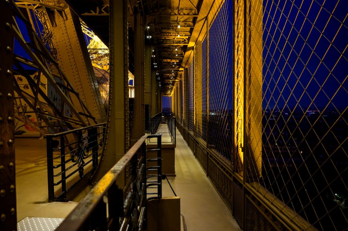 Photo du 1er étage de la tour Eiffel